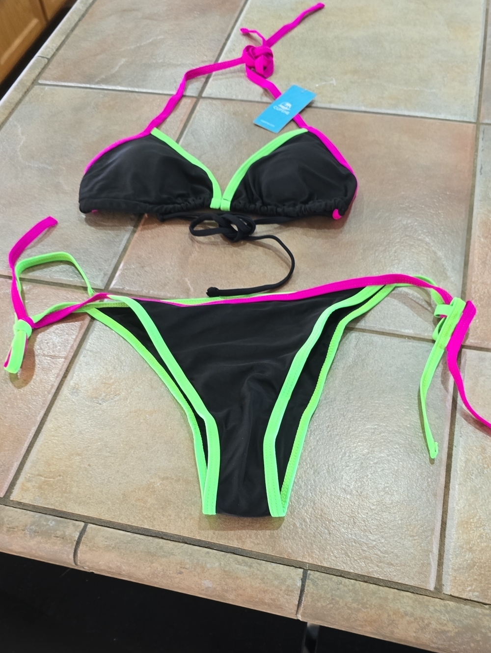 Cupshe Black Triangle Bikini with Neon Pink and Neon Green Trim Sz Lg Nwt